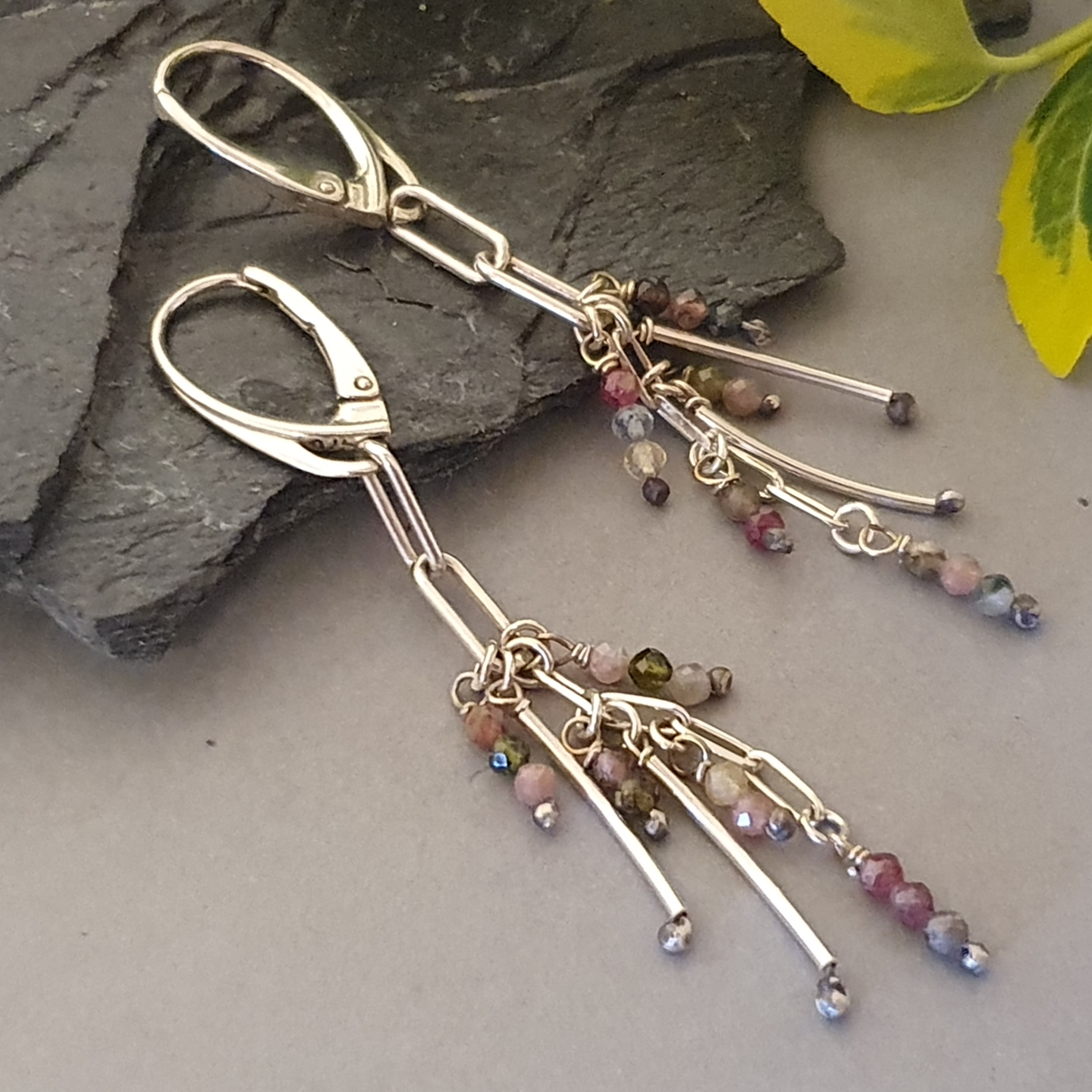 Artystyczne Kolczyki z Turmalinem i Srebrem 925 – Zwiewna, Ręcznie Robiona Biżuteria