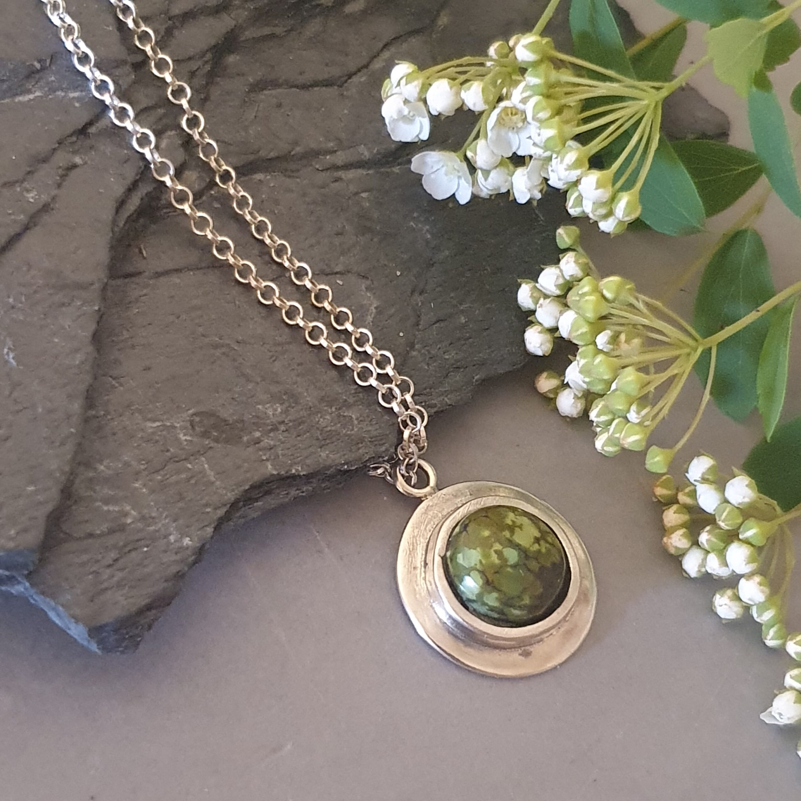 Srebrny naszyjnik 925 z tybetańskim turkusem – minimalistyczny wisior - obrazek 2