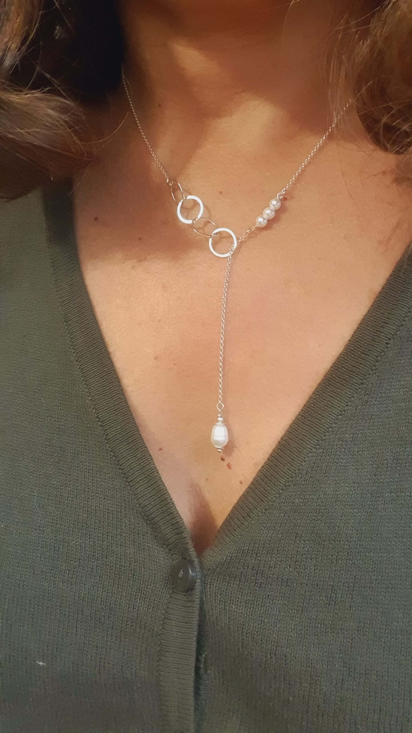 Srebrny naszyjnik lariat z perłą | Ruchomy, regulowany I Naszyjnik ze srebra próby 925 z perłą słodkowodną delikatny naszyjnik z perłą, minimalistyczny naszyjnik, naszyjnik z perłą. - obrazek 4