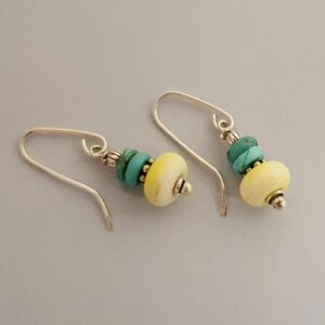 Kolczyki ze srebra 925 z turkusem i lampworkowym szkłem cytrynowym – Ręcznie robiona kolorowa biżuteria z kamieni naturalnych