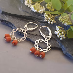 925 Srebrne kolczyki z koralem – delikatne kolczyki koła