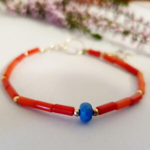 Bransoletka ze srebra 925 z lapis lazuli i czerwonym koralem – elegancja w barwach natury