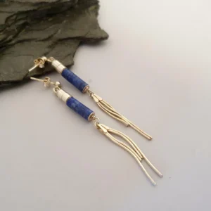 Kolczyki z lapis lazuli – ręcznie robiona, długa biżuteria ze srebra próby 925