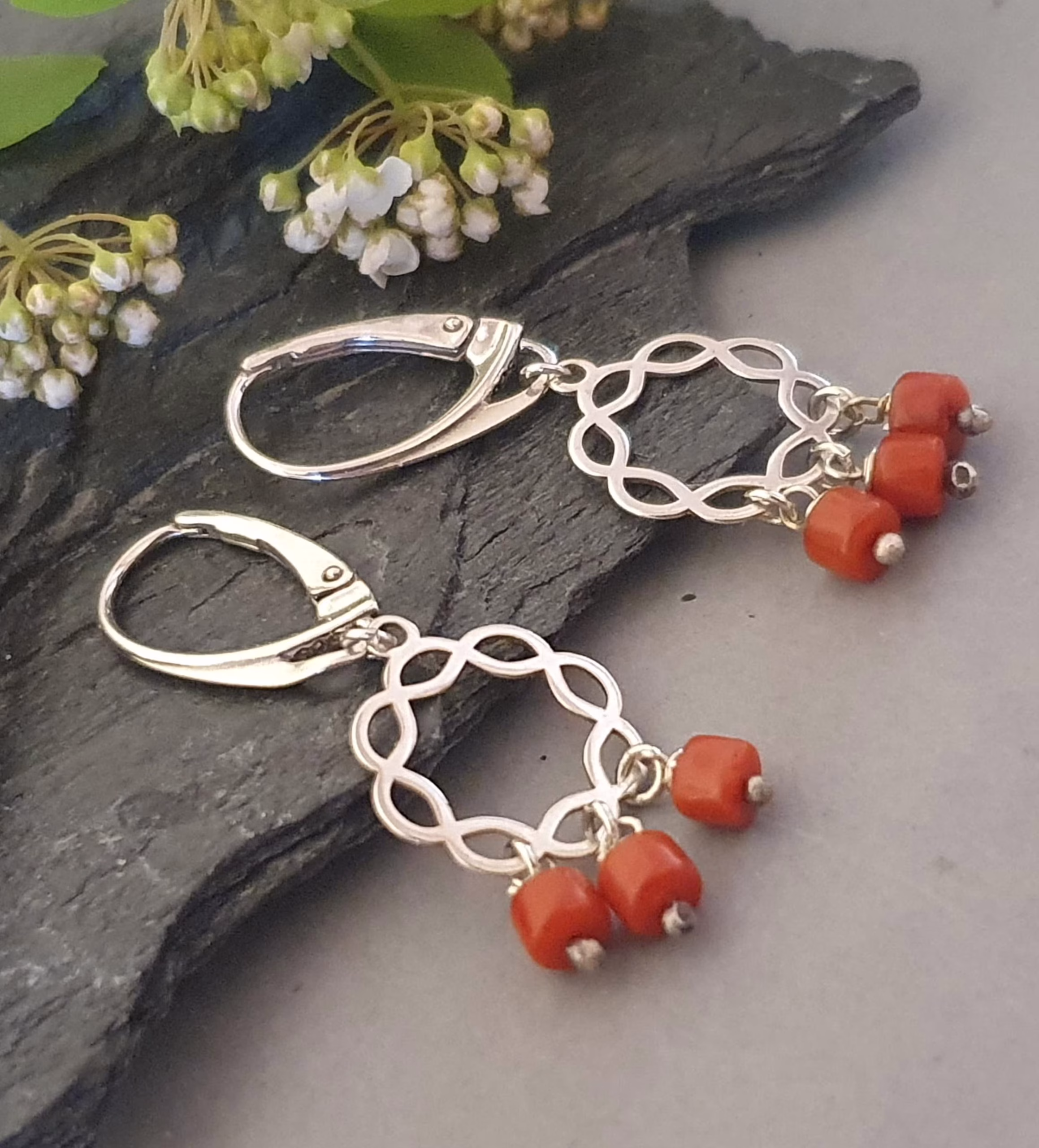 925 Srebrne kolczyki z koralem – delikatne kolczyki koła - obrazek 3