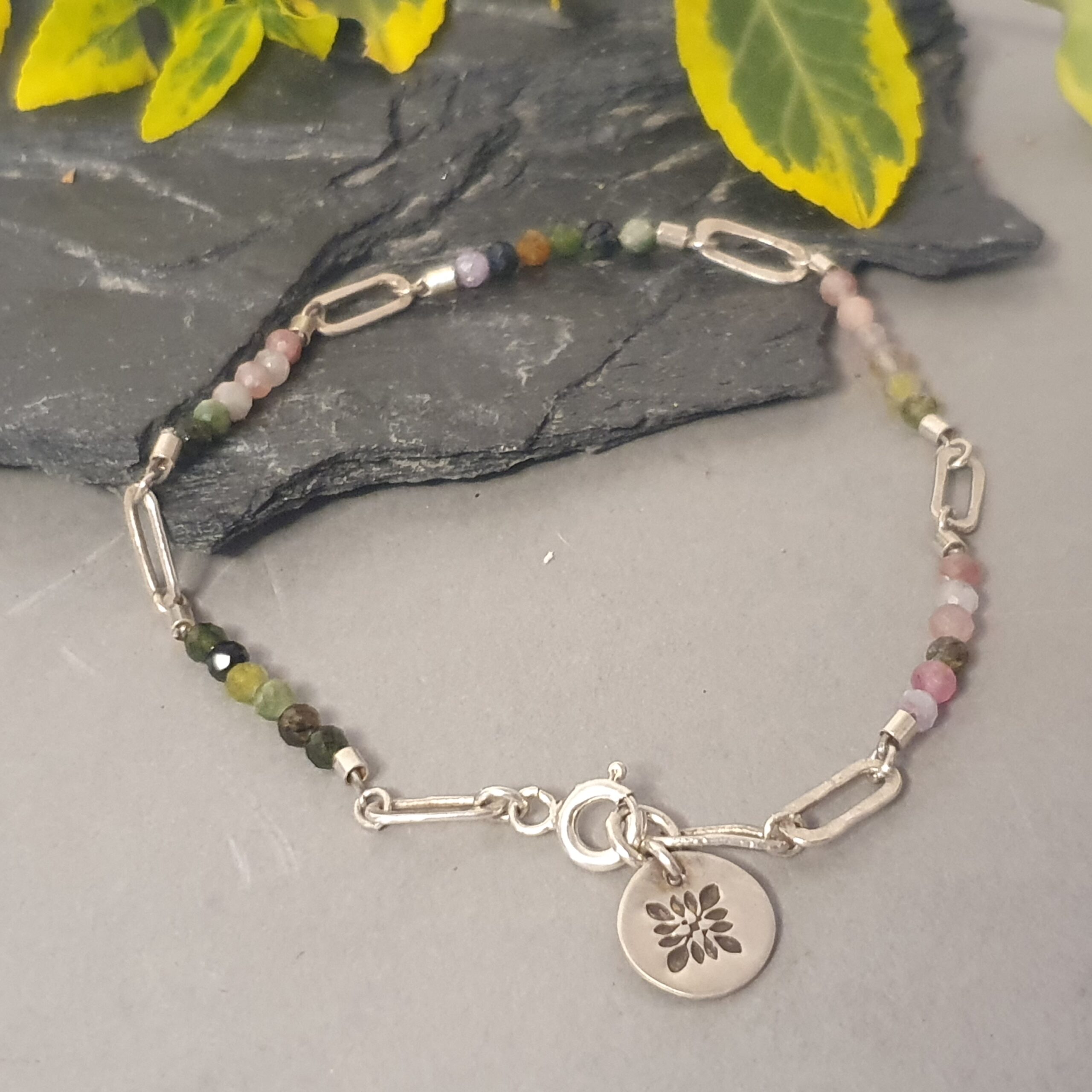 Srebrna bransoletka 925 z turmalinem i zawieszką lotosu